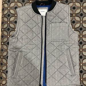 Old Navy kids quilted vest. Never used without tags.
